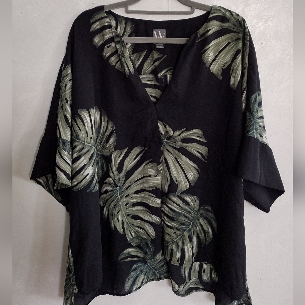 Fun Black and Green Leaf Print Top